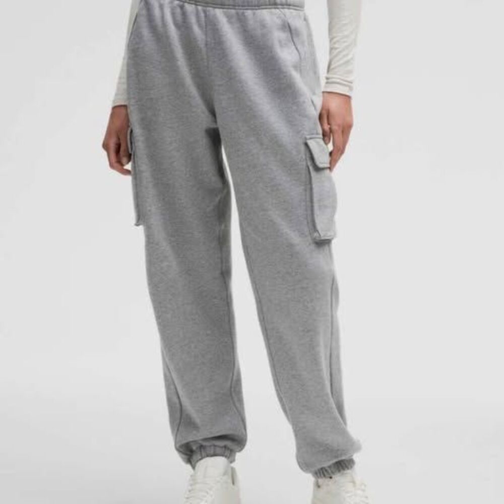 Lululemon Scuba Mid-Rise Oversized Cargo Jogger